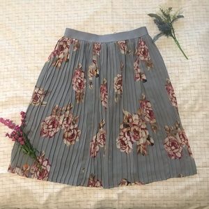 NWT floral blue/gray skirt